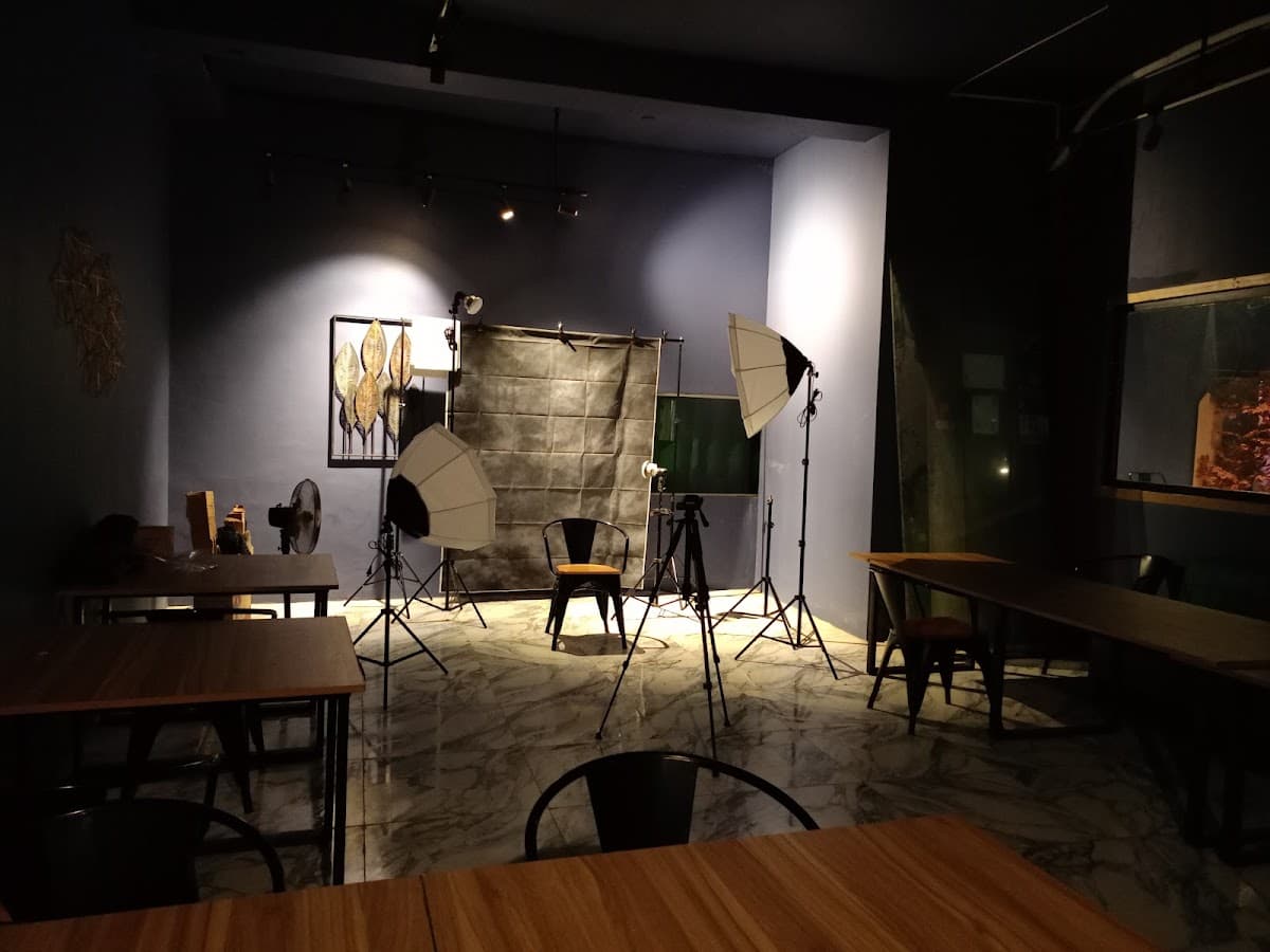 H Cafe and Restobar