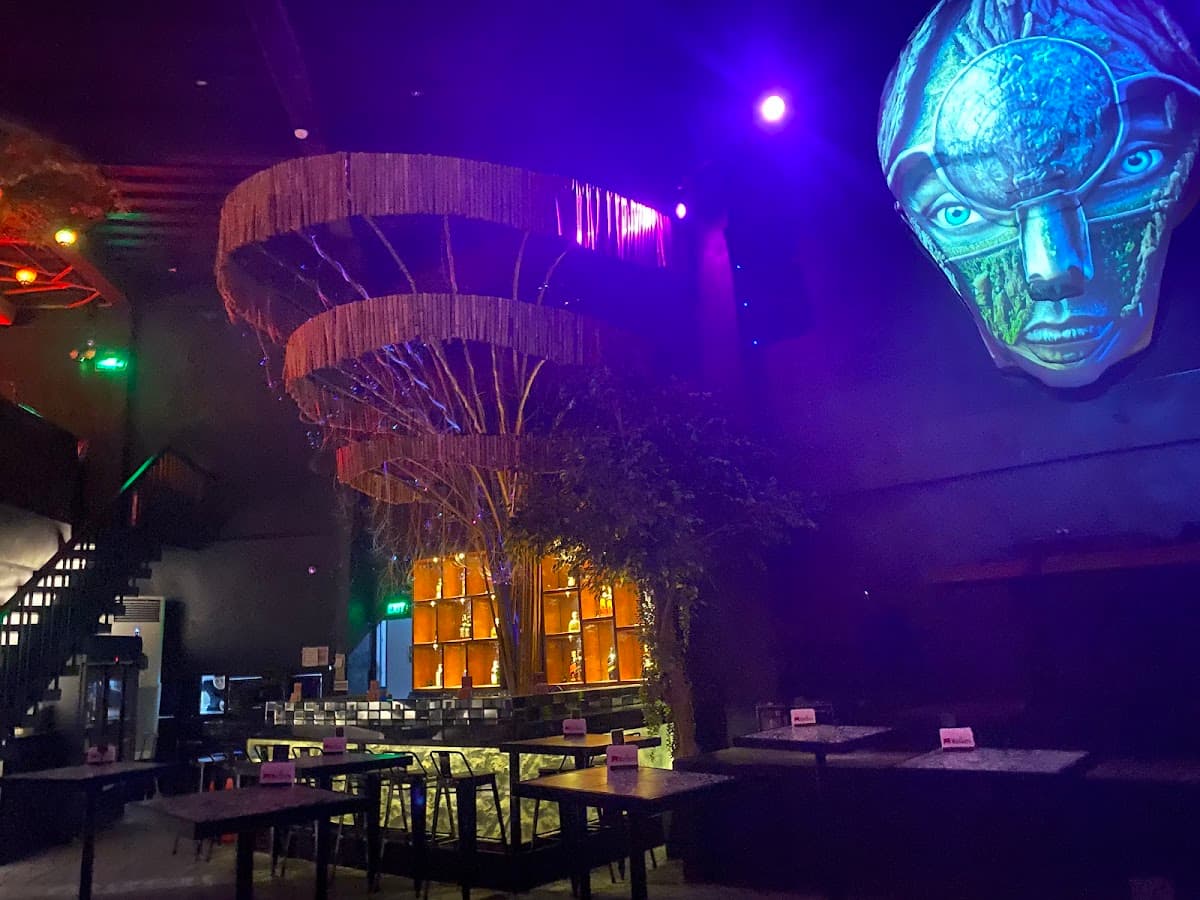 Hippers Bar and Resto Cainta