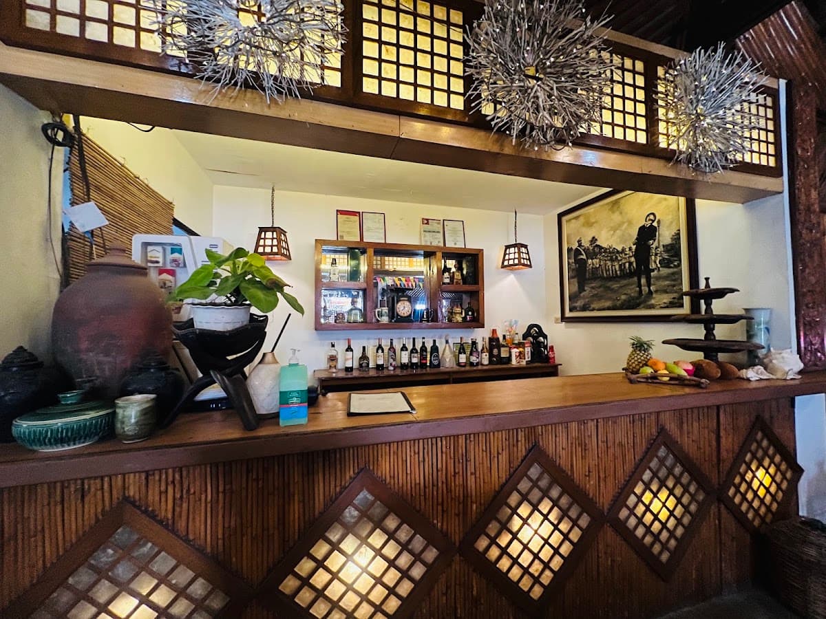 Laong Laan Bar and Restaurant