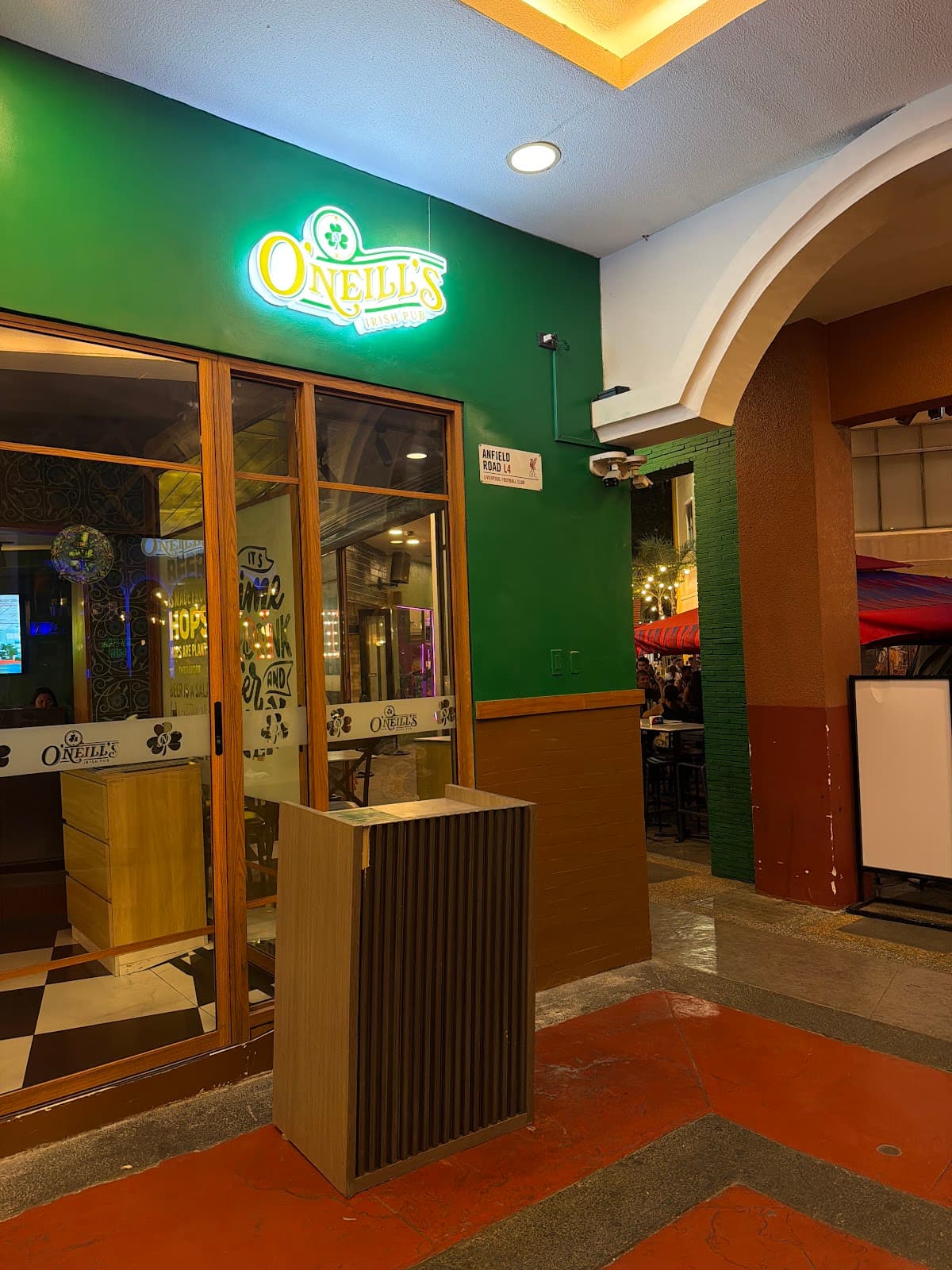 O’Neill’s Irish Pub