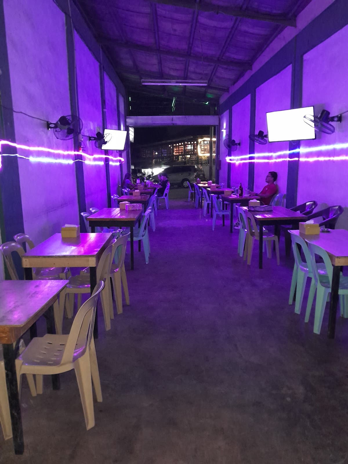 Parallel-Resto Bar